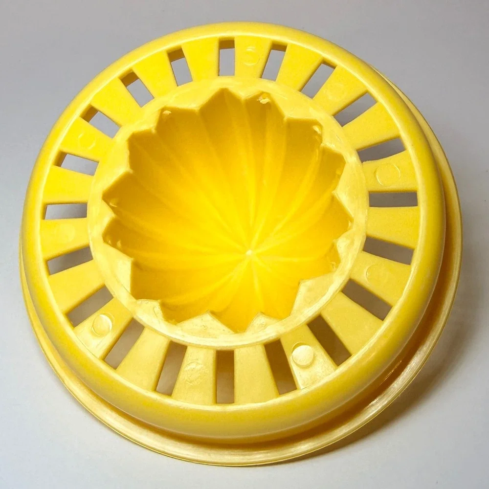 Yellow Plastic Manual Citrus Juicer Reamer with Seed Strainer 4.25 Inch Diameter